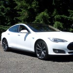Tesla Model S bianca